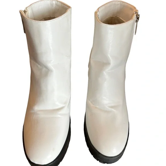 FOREVER 21 White black Platform sole ankle booties side zip up size 8 boots NWOB - Picture 5 of 7